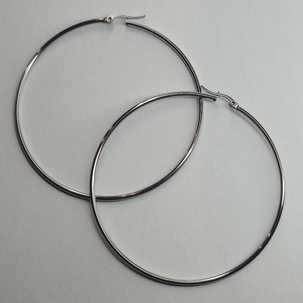 Elegant Silver Hoop Earrings - Picture 4 of 4